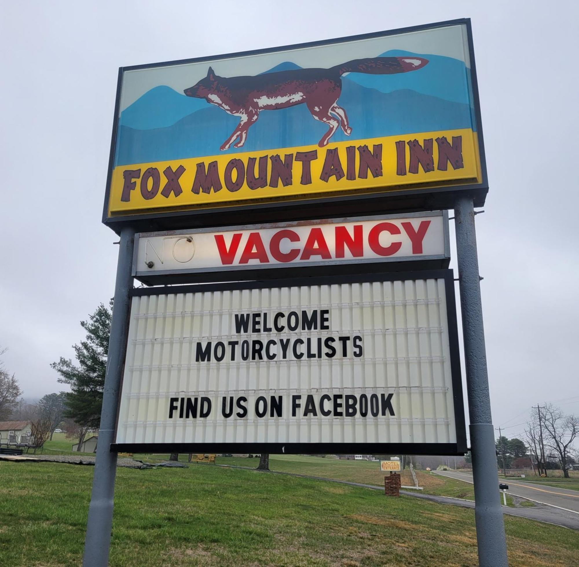 Fox Mountain Inn Max Meadows Exteriör bild